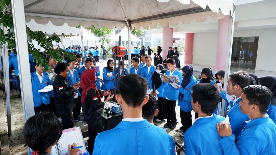 Berpengalaman menjadi Asisten Laboratorium Mekanika Tanah selama 2 tahun.