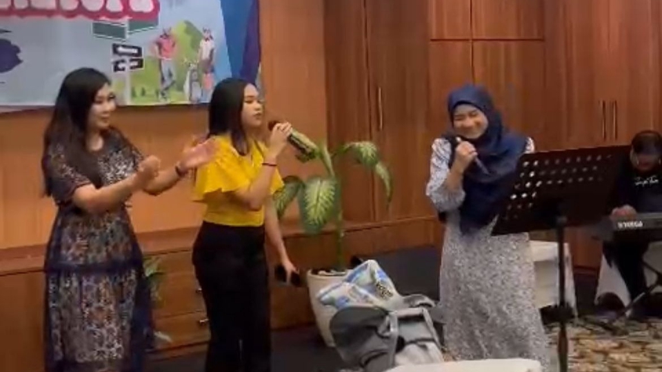Jasa MC atau Master of Ceremony Acara Kantor, Ulang Tahun maupun Pernikahan - Master Of Ceremony