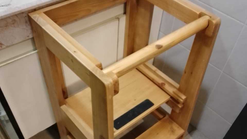 standing stool untuk anak-anak kindergarten