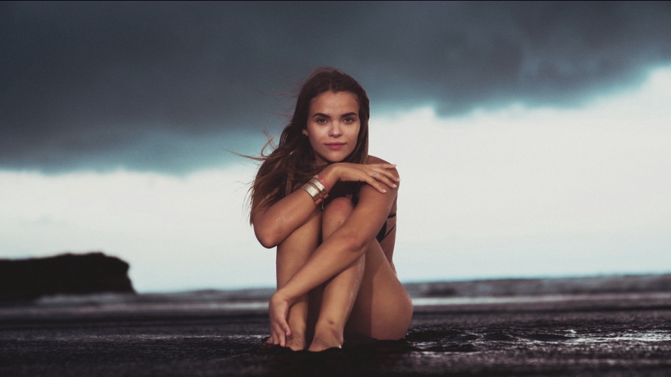 Jasa Model Foto Profesional untuk Promosi Produk Anda - Freelance mode branding
