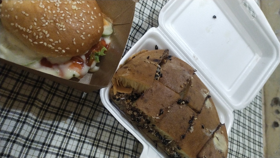 jajanan manis martabak spesial