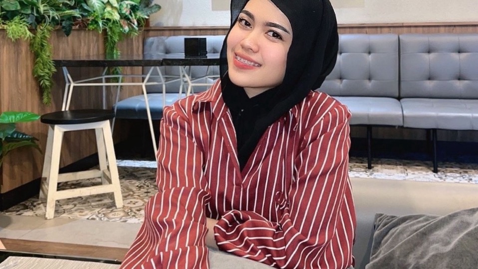 Jasa Freelance Host Live Streaming TikTok & Shopee - HOST LIVE STREAMING