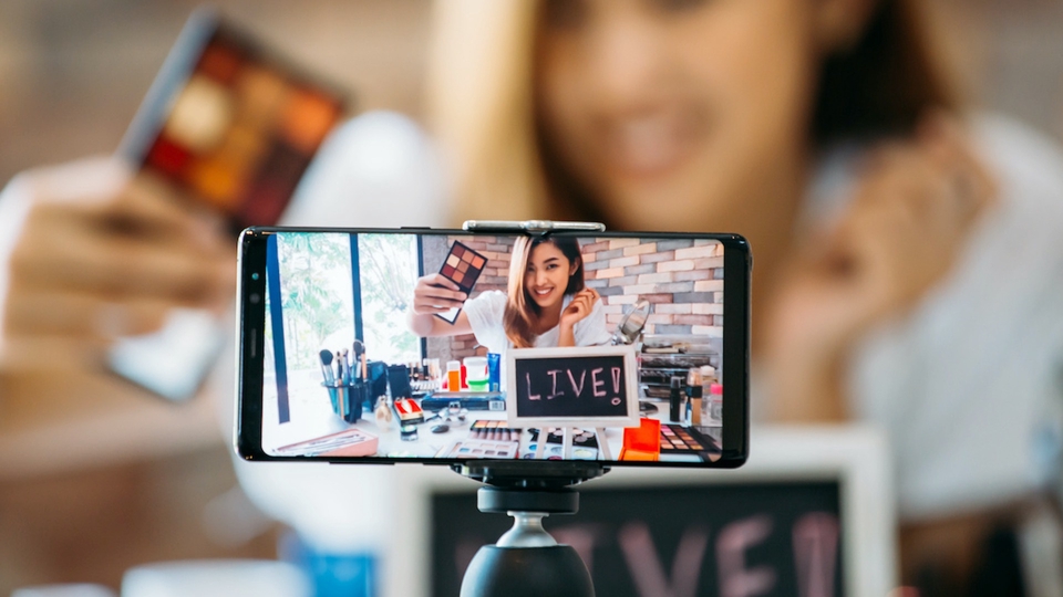 Jasa Freelance Host Live Streaming TikTok & Shopee - Host Live Tiktok atau Platform apapun