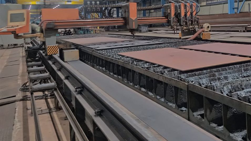 Proses manufacturing workshop plant fabrikasi baja