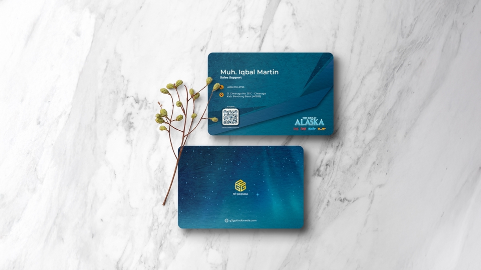 Desain kartu nama modern dengan sentuhan elegan dan profesional