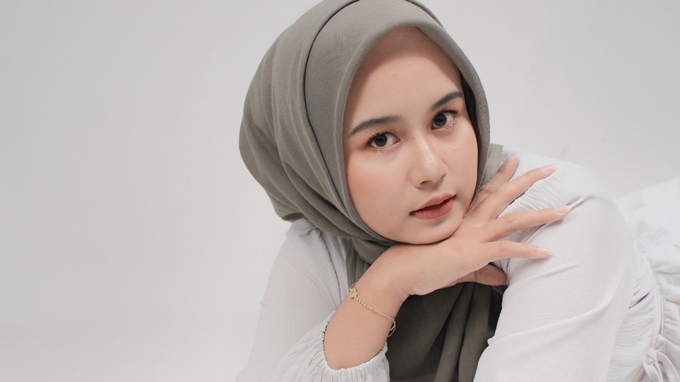 Jasa Model Foto Profesional untuk Promosi Produk Anda - MODEL