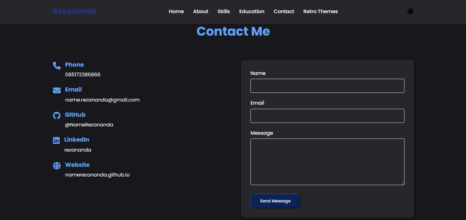 Form kontak dan informasi media sosial dalam website portfolio