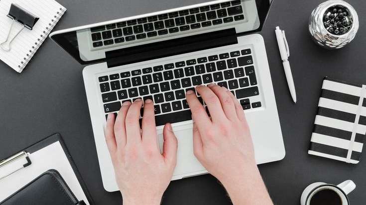 Freelancer data entry yang fokus dan teliti, siap membantu input dan pengolahan data secara akurat.