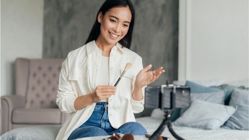 Jasa Freelance Host Live Streaming TikTok & Shopee - Host live