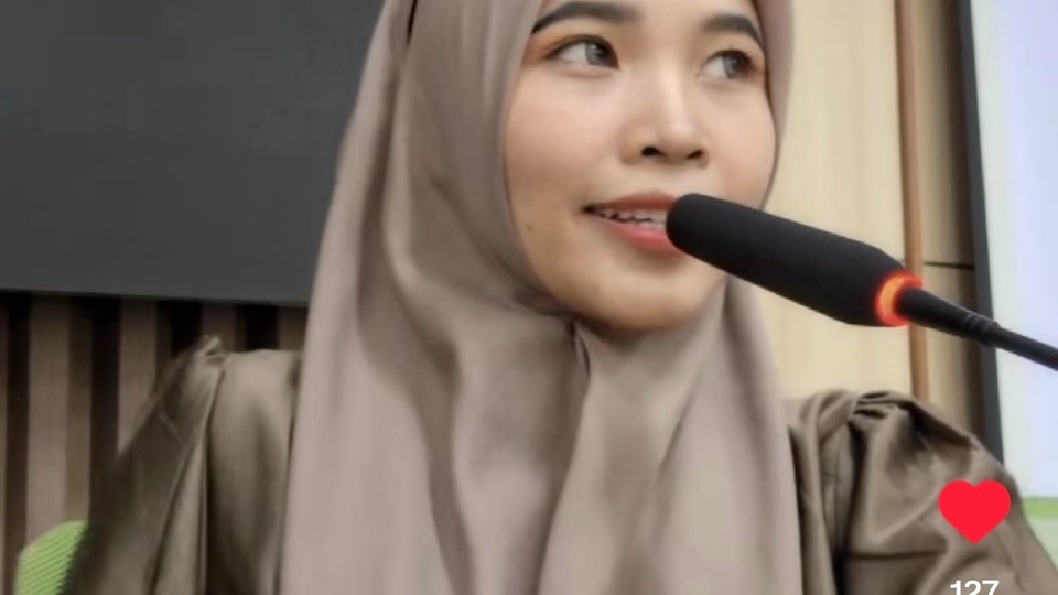 Mengisi suara sebagai announcement