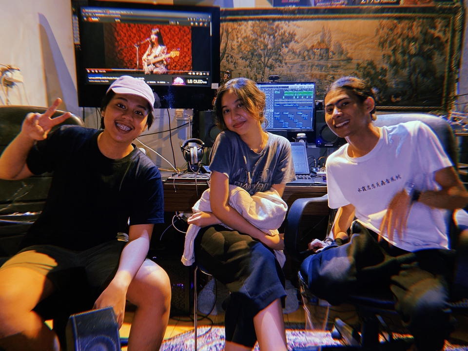 Pembuatan Musik - Jasa Produksi Lagu Lengkap dari Nol sampai Jadi (Arranging, Recording, Mixing, Mastering) - 6