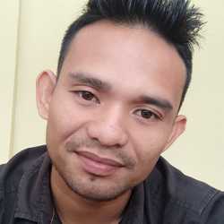 Alex R.