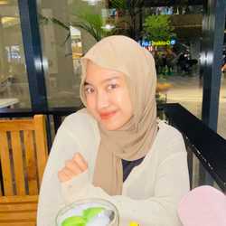 Ghina Delvia