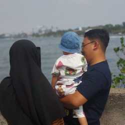 Irza N