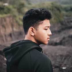 Shalhi Ardian Zharfa Putra