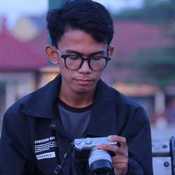 Romadhoni Fitra Zirom